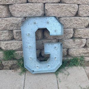 Light Up Metal "G" Sign